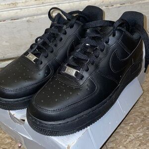Woman Air forces size 8